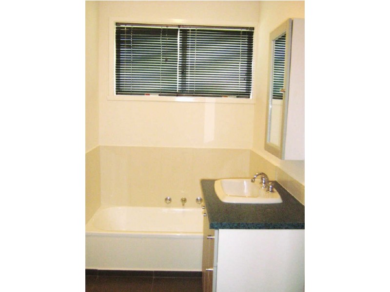 3/82 Henty Street, Reservoir VIC 3073