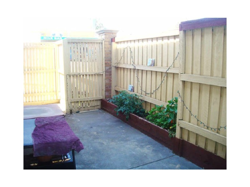 1/68 Dundas Street, Thornbury VIC 3071