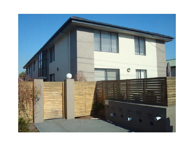 3/79 Normanby Avenue, Thornbury VIC 3071