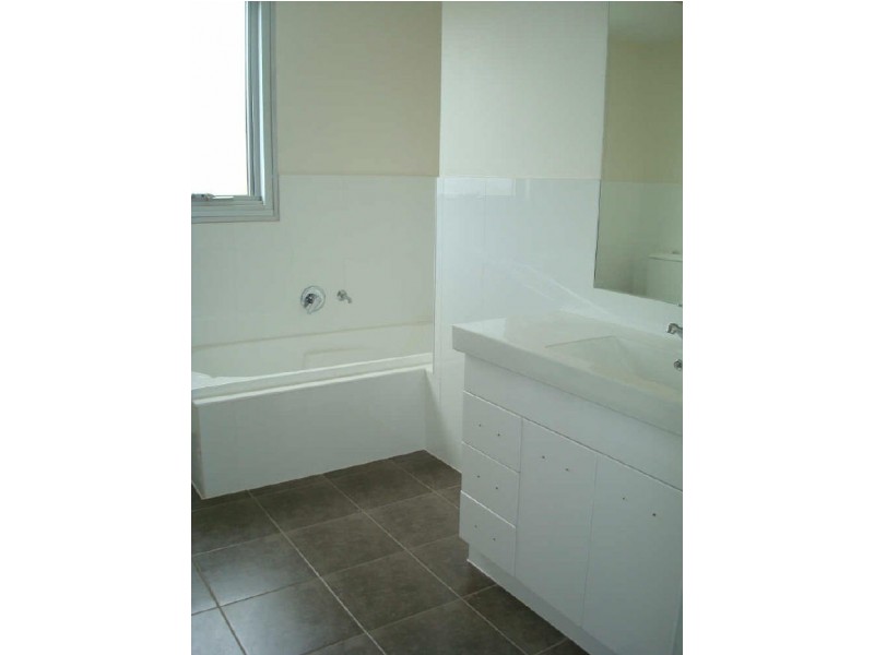 2/293 High Street, Preston VIC 3072