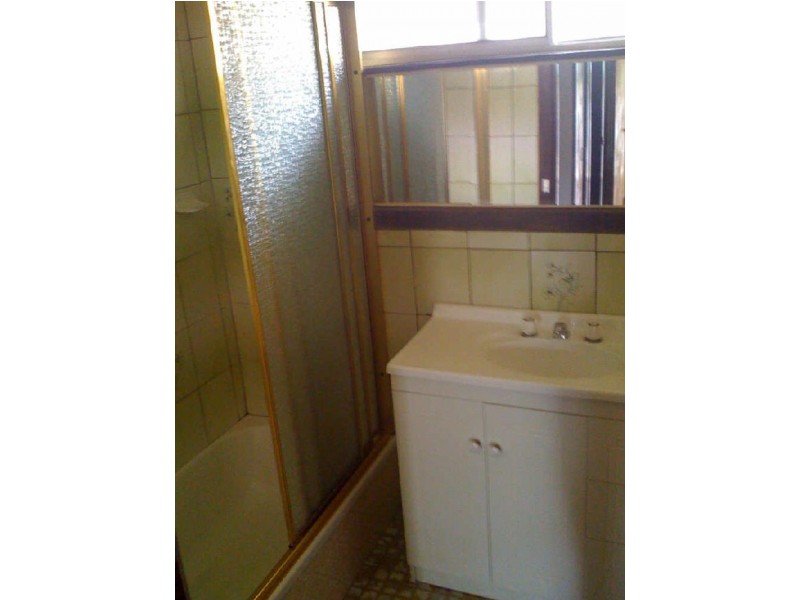 2/175 Rossmoyne Street, Thornbury VIC 3071