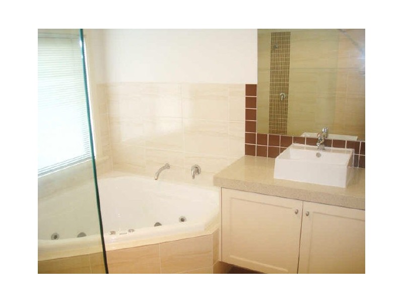 6 Tharatt Street, Thornbury VIC 3071