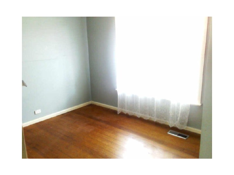 6 Chenies Street, Reservoir VIC 3073