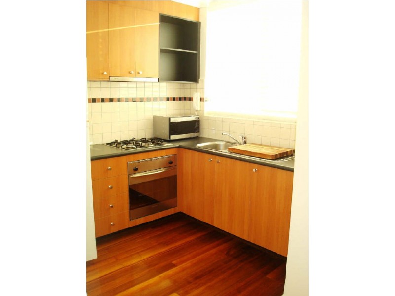 8/15 Hutton Street, Thornbury VIC 3071