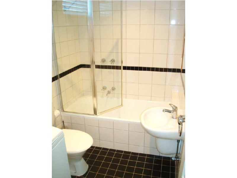 8/15 Hutton Street, Thornbury VIC 3071