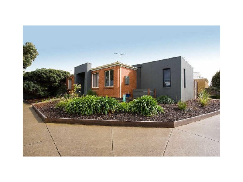 24 Boscarne Avenue, Torquay VIC 3228