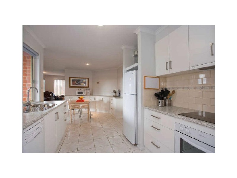 24 Boscarne Avenue, Torquay VIC 3228
