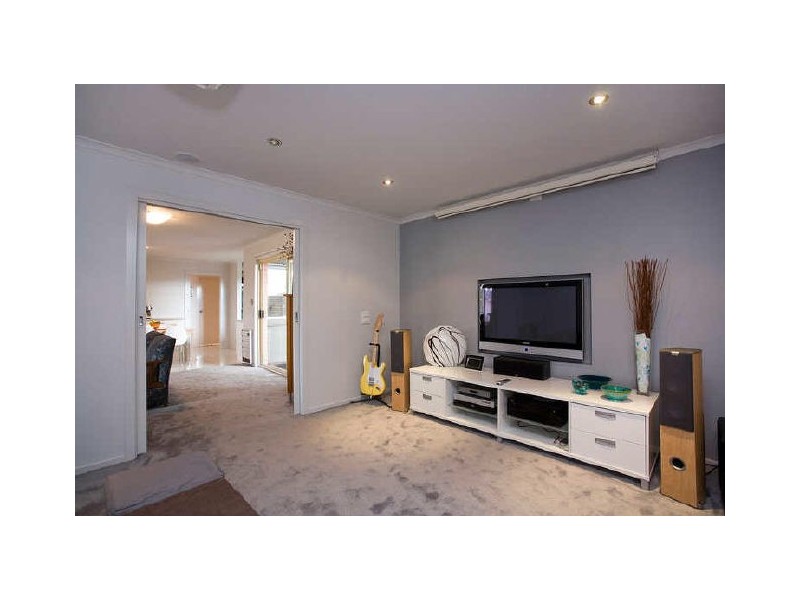 24 Boscarne Avenue, Torquay VIC 3228