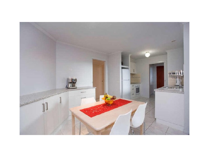 24 Boscarne Avenue, Torquay VIC 3228