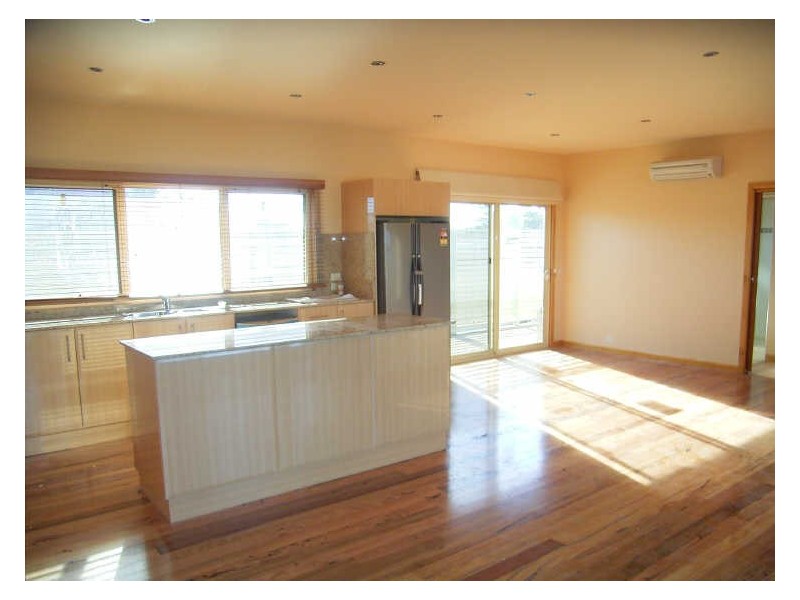 1/17 The Esplanade, Torquay VIC 3228