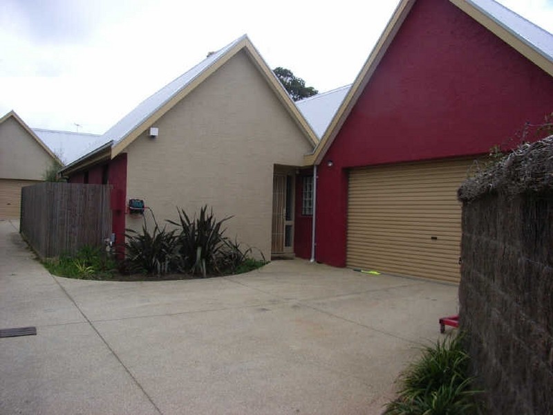 2/38 Spring Street, Torquay VIC 3228