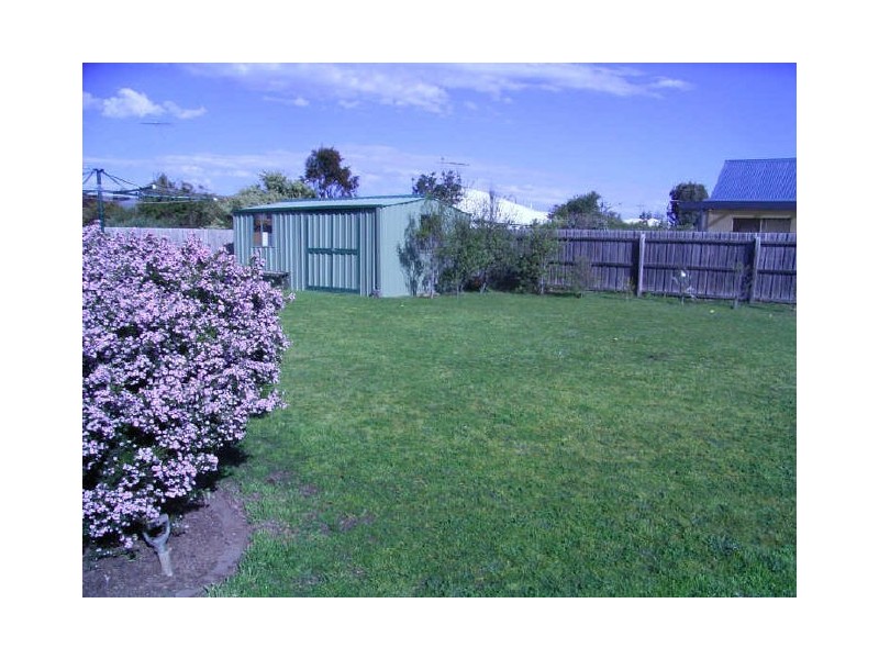 6 Norfolk Boulevard, Torquay VIC 3228
