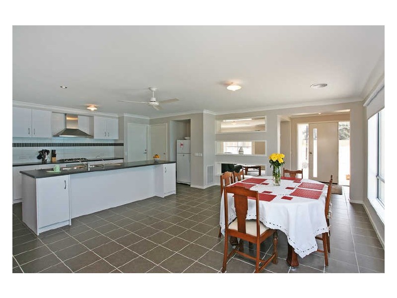 17 Centreside Drive, Torquay VIC 3228