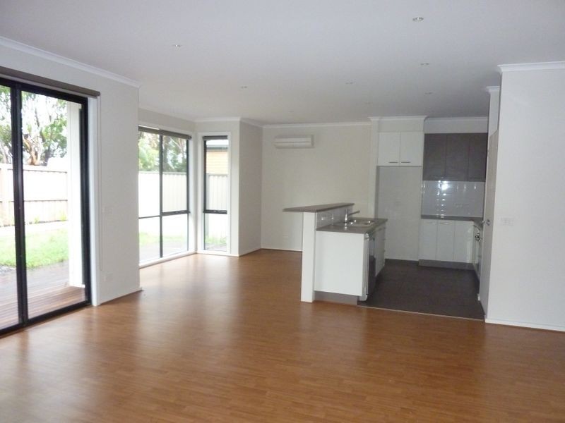 2/6 Murphy Mews, Torquay VIC 3228