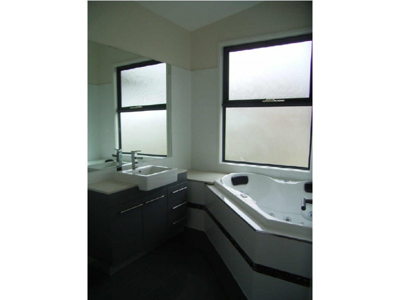 24 Links Drive, Torquay VIC 3228