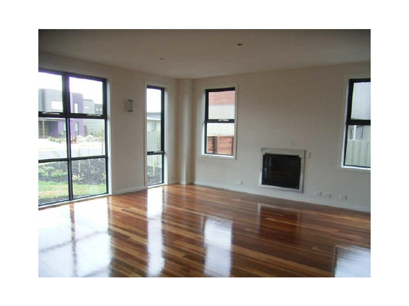 24 Links Drive, Torquay VIC 3228