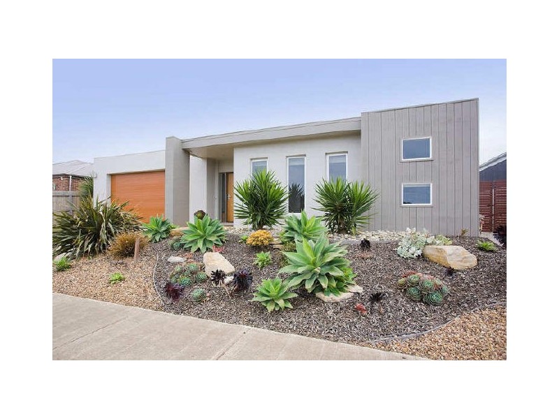 22 Conside Cresscent, Torquay VIC 3228