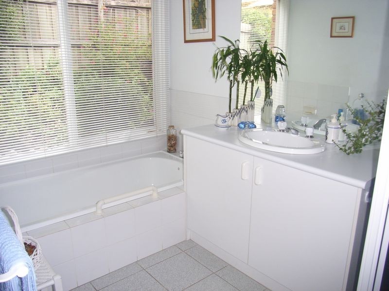 5 Ocean Outlook, Torquay VIC 3228