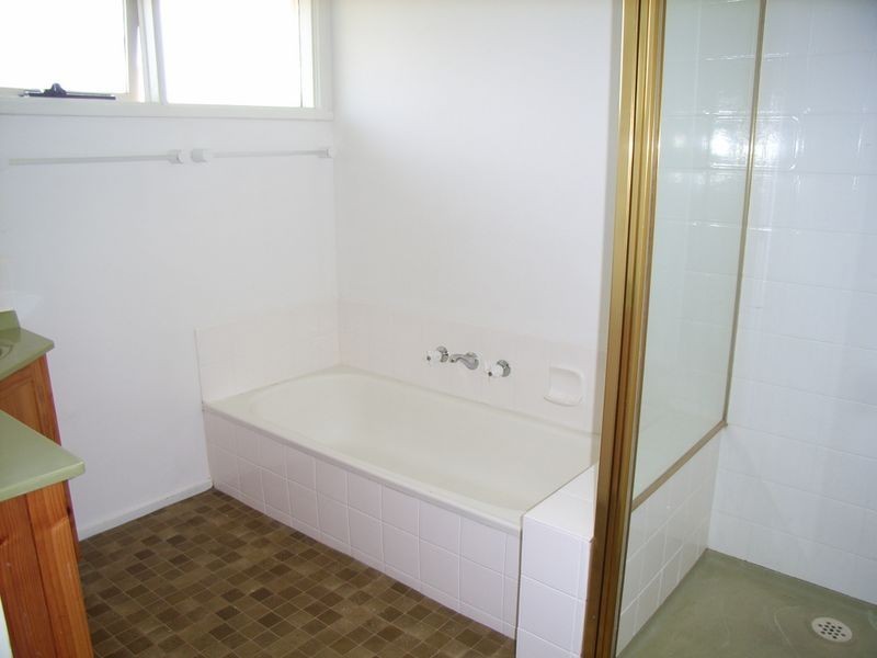 10 Troon Avenue, Jan Juc VIC 3228