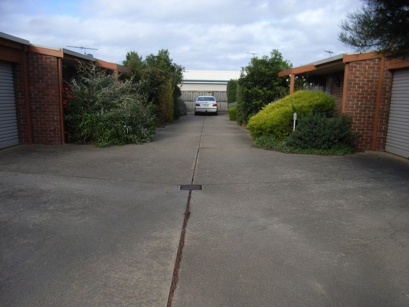 2/140 Geelong Road, Torquay VIC 3228
