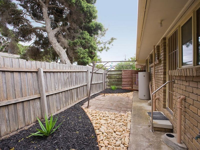 2/33 Bristol     Road, Torquay VIC 3228