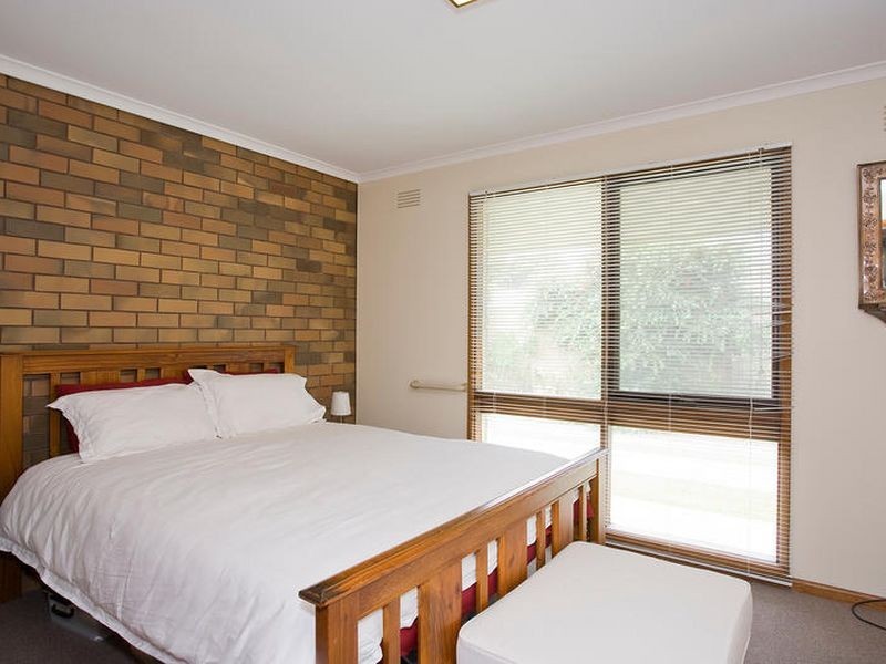 2/33 Bristol     Road, Torquay VIC 3228