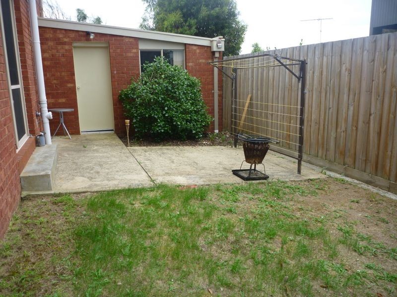 2/11 Prestwick Avenue, Jan Juc VIC 3228