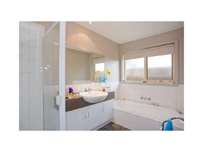 2/5 Ozan Cresent, Jan Juc VIC 3228