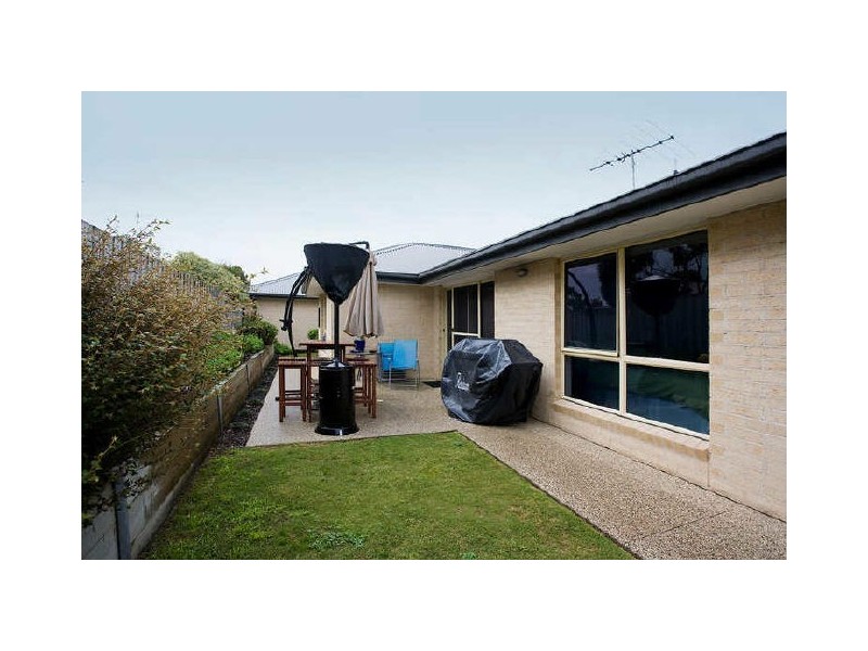 2/5 Ozan Cresent, Jan Juc VIC 3228