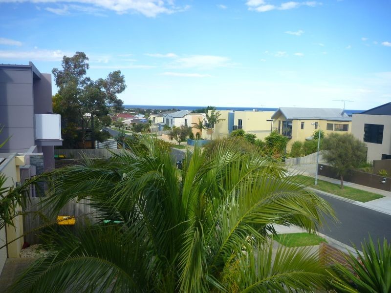 19 Pomora Avenue, Torquay VIC 3228