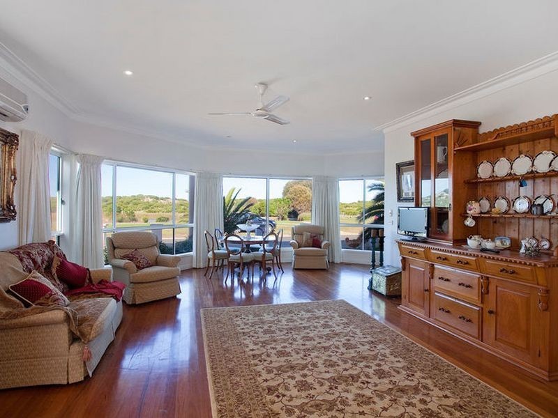 217 The Esplanade, Torquay VIC 3228