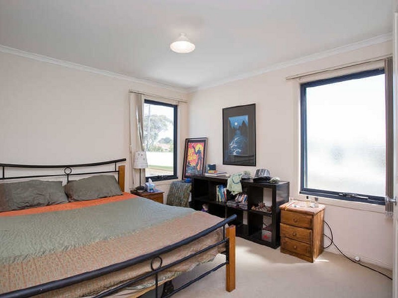 2/70 Geelong Road, Torquay VIC 3228