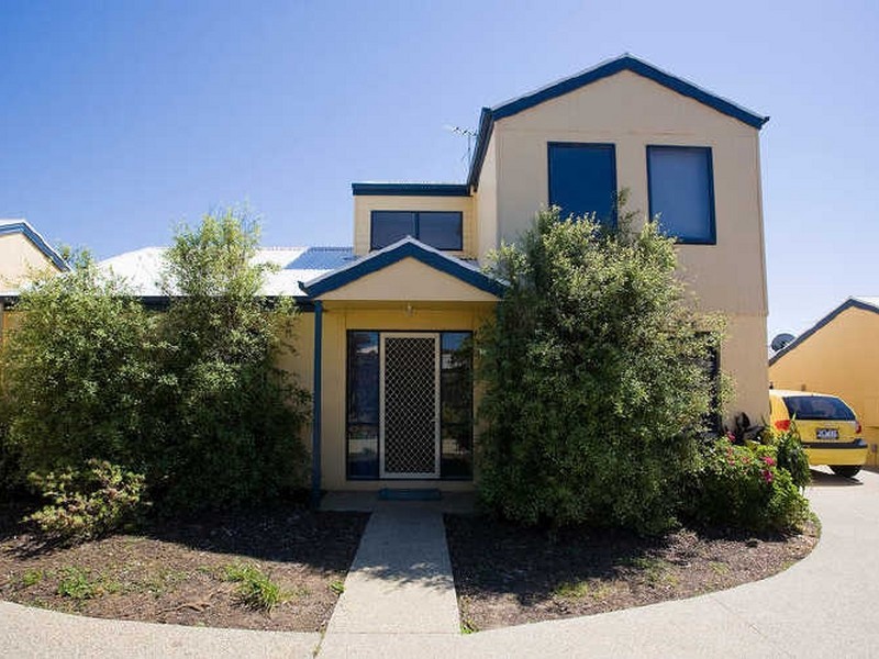 2/70 Geelong Road, Torquay VIC 3228