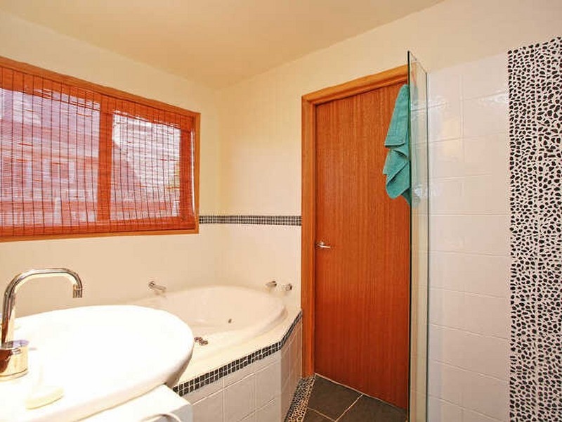 8 Glengarry Drive, Torquay VIC 3228