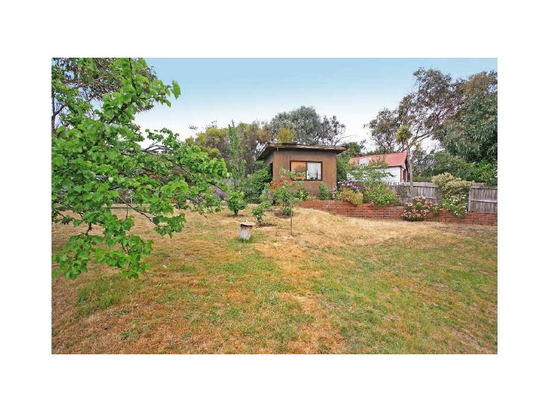 11 Carnarvon Avenue, Jan Juc VIC 3228