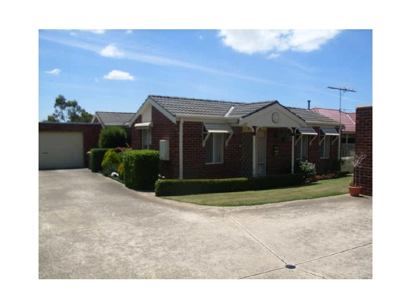 2/12 Meadowvale Drive, Grovedale VIC 3216