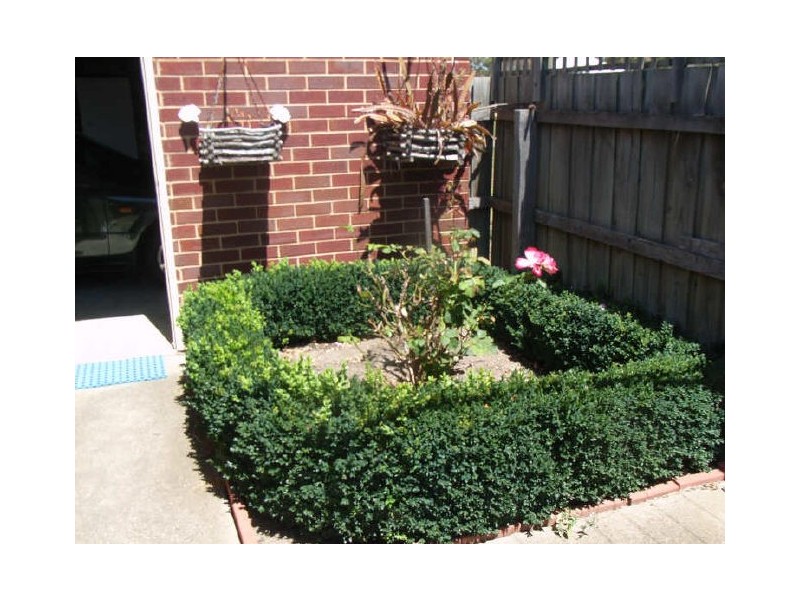 2/12 Meadowvale Drive, Grovedale VIC 3216