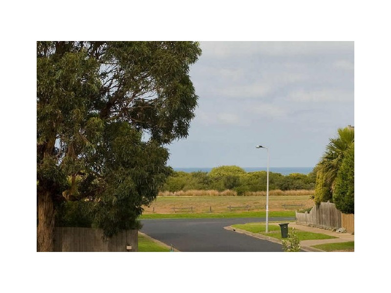37 Aquilla Ave, Torquay VIC 3228