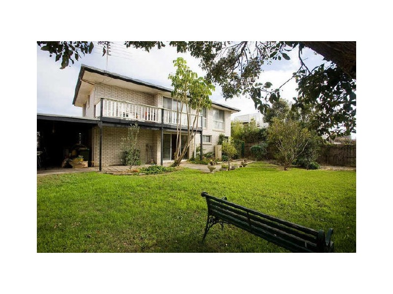 37 Aquilla Ave, Torquay VIC 3228