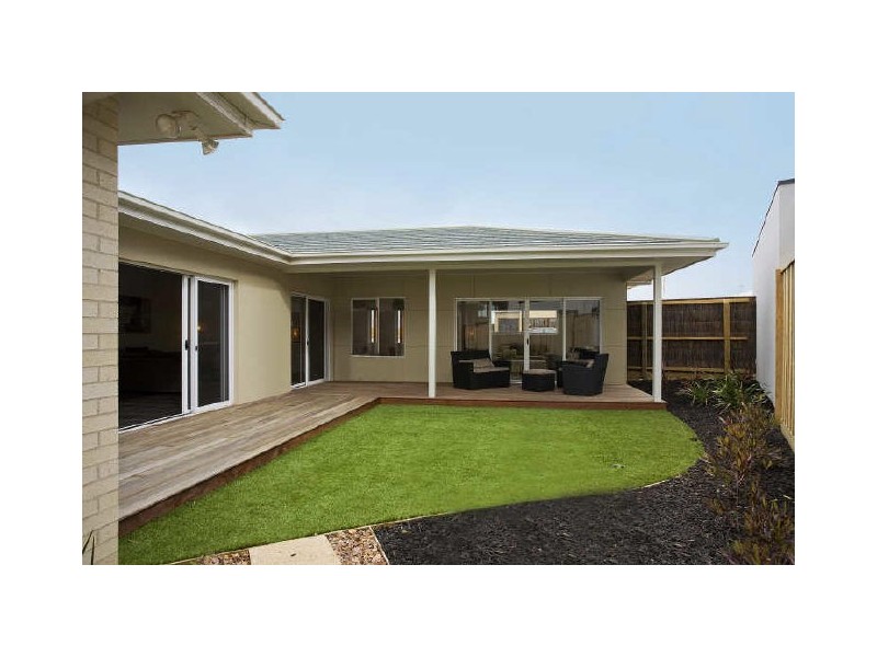 27 Longshore Street, Torquay VIC 3228