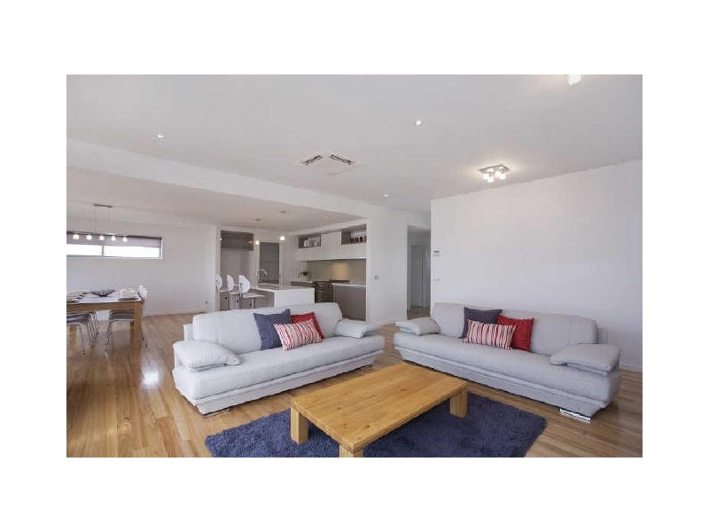 25 Longshore Street, Torquay VIC 3228