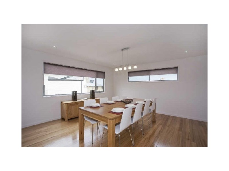 25 Longshore Street, Torquay VIC 3228