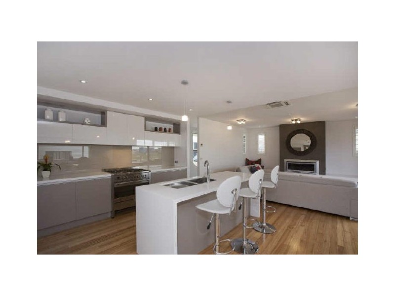 25 Longshore Street, Torquay VIC 3228