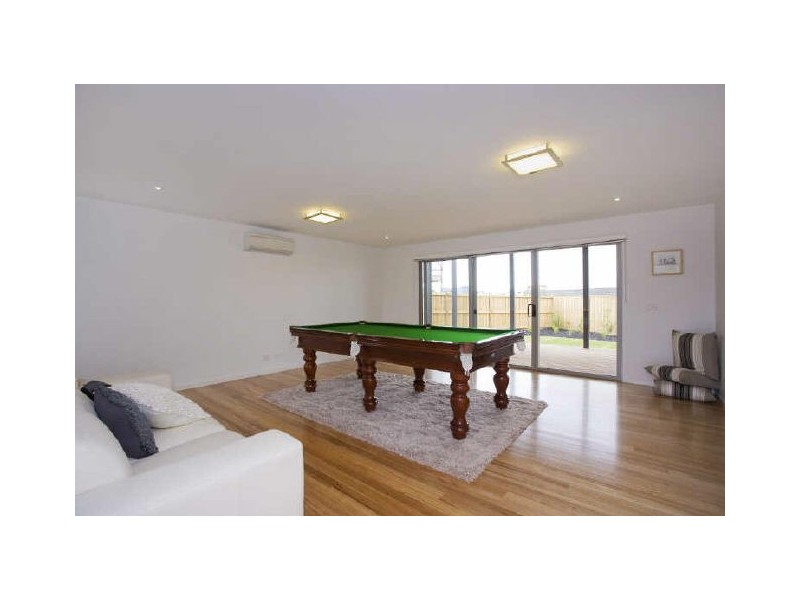 25 Longshore Street, Torquay VIC 3228