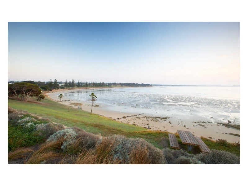 2/4 Anderson Street, Torquay VIC 3228