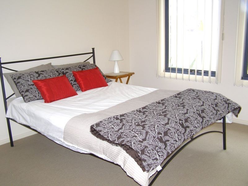 1/70 Geelong Road, Torquay VIC 3228