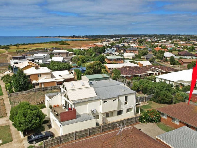 2/1209 Horseshoe Bend Road, Torquay VIC 3228