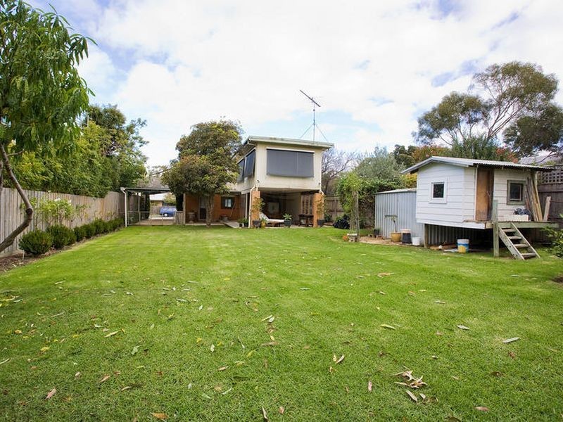 4 Central Avenue, Torquay VIC 3228