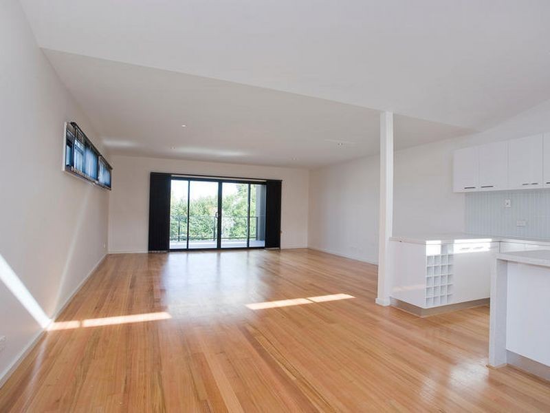 2/22 Pomora Avenue, Torquay VIC 3228