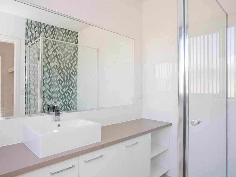 2/22 Pomora Avenue, Torquay VIC 3228